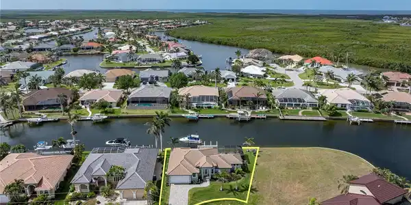 571 PORT BENDRES DRIVE