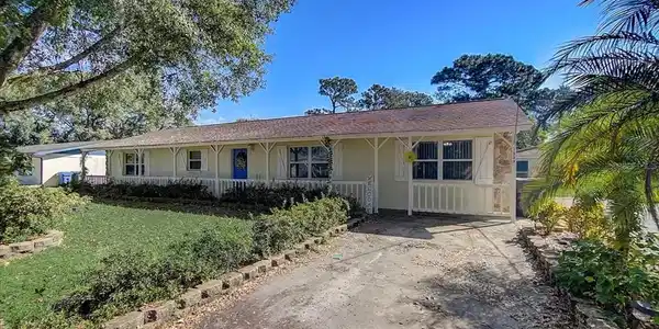1608 1ST SE