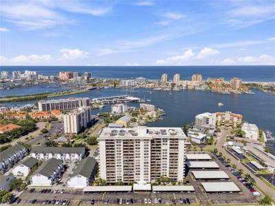 400 ISLAND WAY