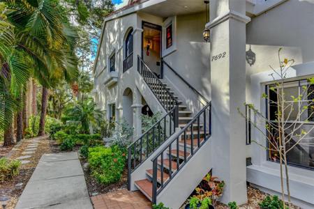 7692 FAIRWAY WOODS DRIVE