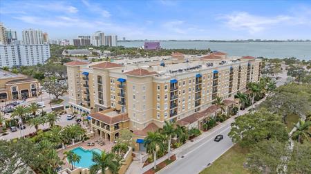 1064 N TAMIAMI TRAIL