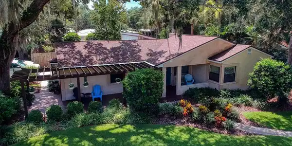 1426 MAGNOLIA