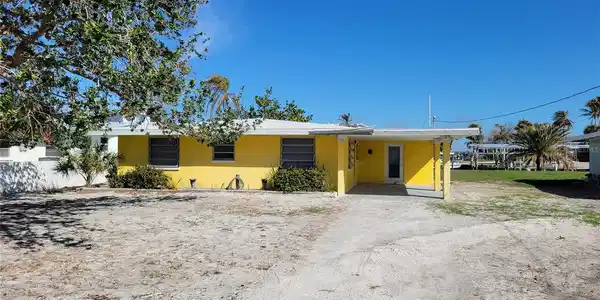 1355 HOLIDAY DRIVE