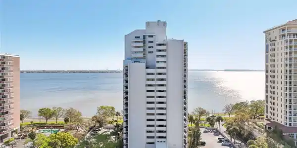 4141 BAYSHORE BOULEVARD
