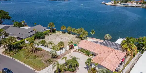 DOLPHIN BOULEVARD S