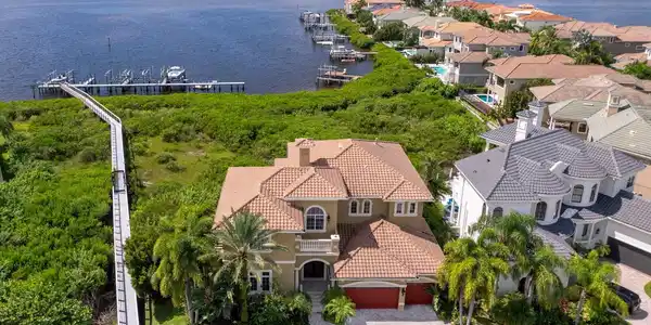 4135 CAUSEWAY VISTA DRIVE