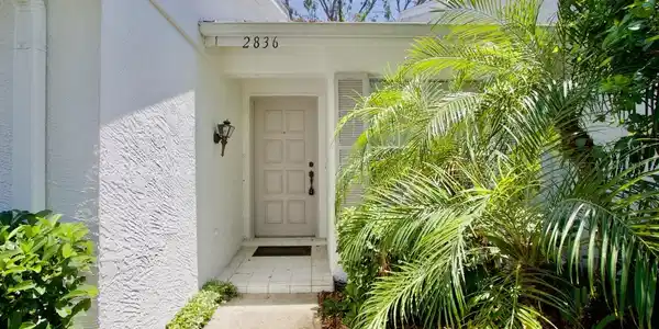 2836 FEATHERSTONE