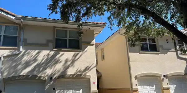 5 RIVERVIEW BEND N