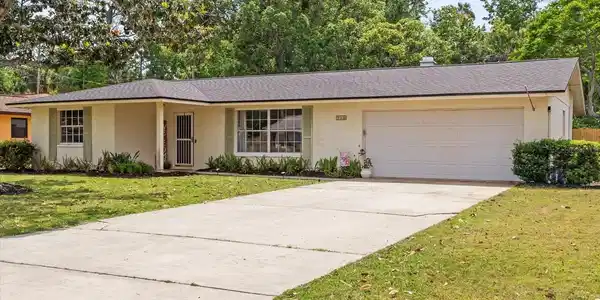 736 LINDENWOOD CIRCLE W