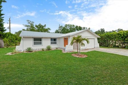 2580 SHAMROCK DRIVE