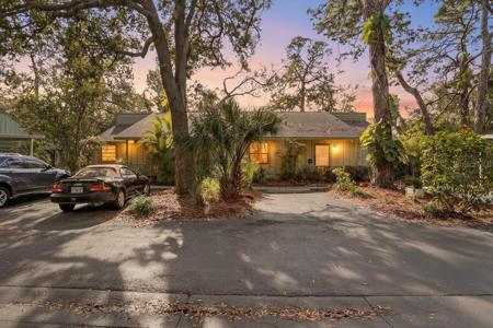 5014 BARRINGTON CIRCLE