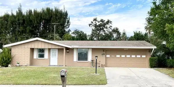 3207 BAYSHORE GARDENS