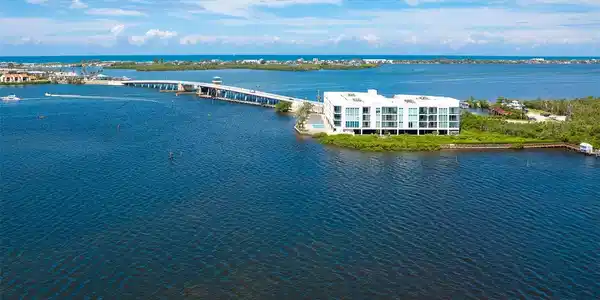 1375 BEACH ROAD