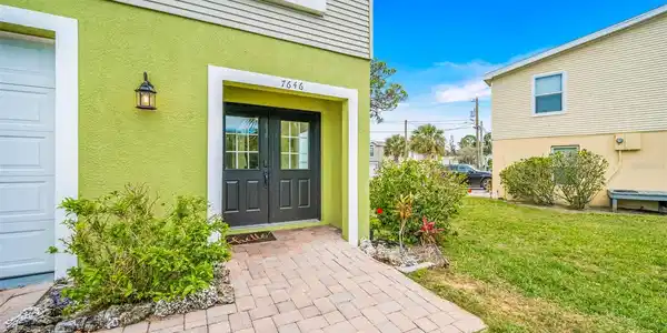 7646 NAVIGATOR COURT
