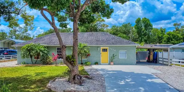 2714 YULE TREE DRIVE