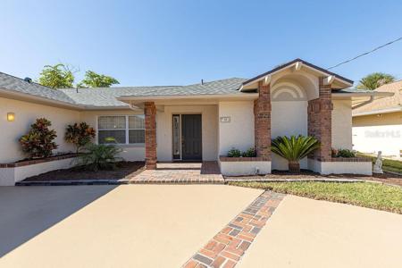 13 CREEK COURT