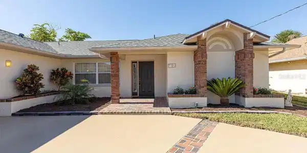 13 CREEK COURT