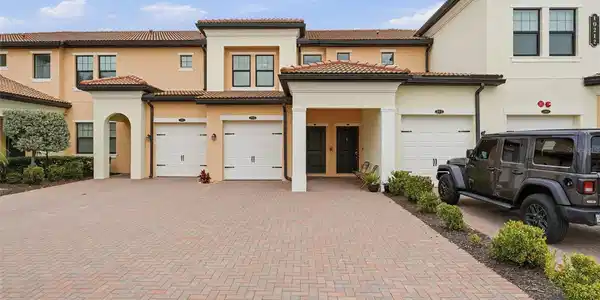 10212 STAGGERBUSH DRIVE
