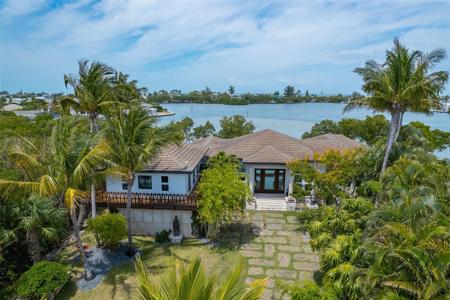 8017 MARINA ISLES