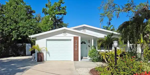 3419 CHAPEL DRIVE