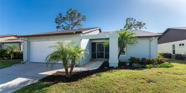 517 FOXWOOD BOULEVARD