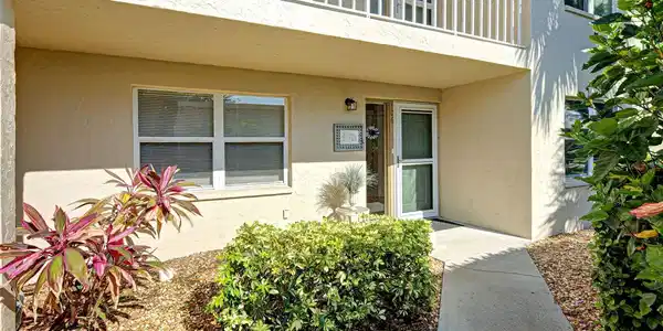 821 WATERSIDE DRIVE