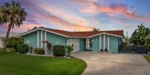 4911 POMPANO DRIVE
