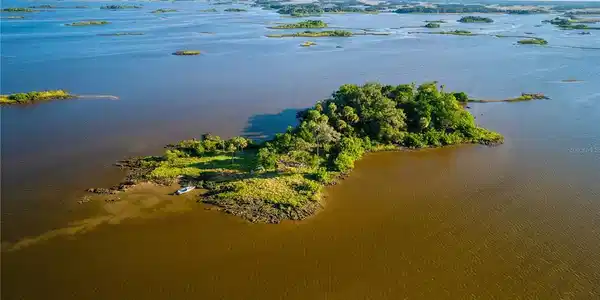 SWEETHEART ISLAND