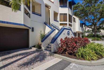 1912 HARBOURSIDE DRIVE