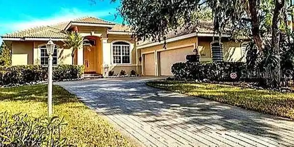 1704 AMBERWYND CIRCLE W