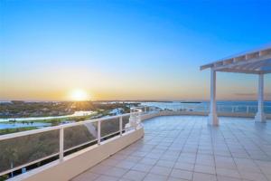 3060 GRAND BAY