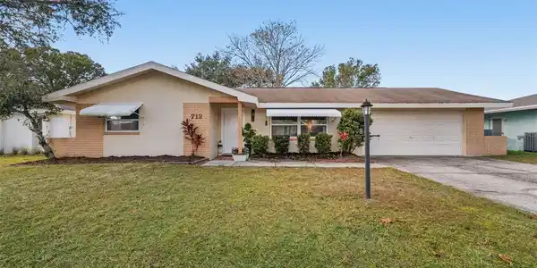 712 LEMONWOOD DR