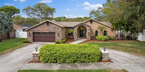 12289 OAKS LANE