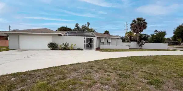 1301 LUCAYA AVENUE