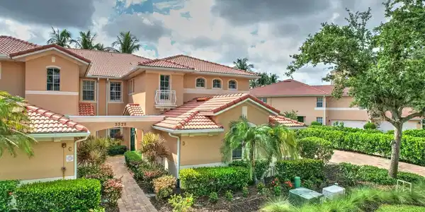 3328 SUNSET KEY CIRCLE