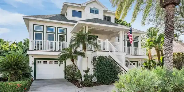 112 WATEREDGE COURT