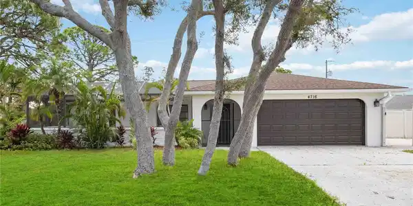 4716 HERON ROAD