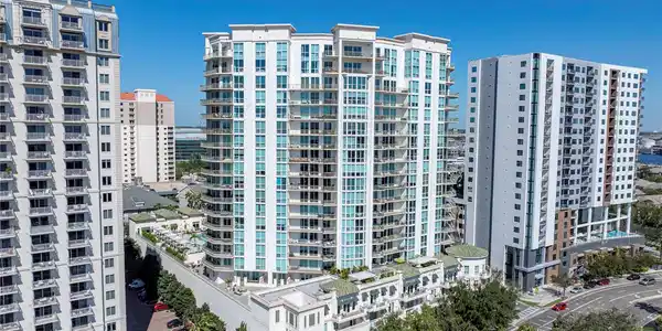 450 KNIGHTS RUN AVENUE