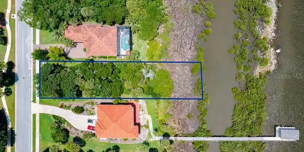 12 RIVERWALK DRIVE N