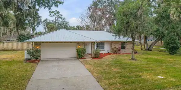 2704 ORANGE TREE DRIVE