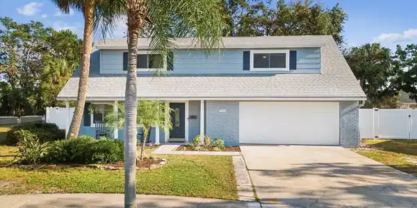 8304 SANDSTONE COURT