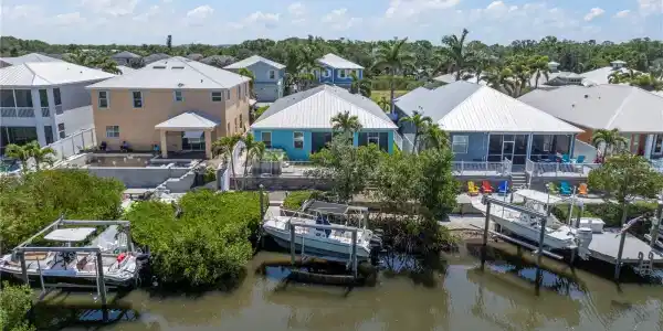424 BAHAMA GRANDE BOULEVARD