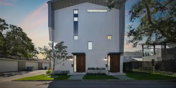 1312 W AZEELE STREET