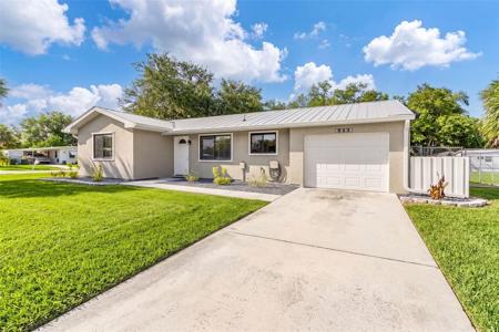943 W TARPON BOULEVARD NW