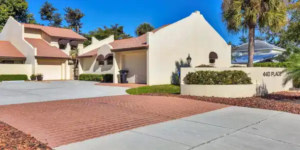 440 PALMETTO COURT