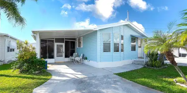 2062 CHAMPION STREET