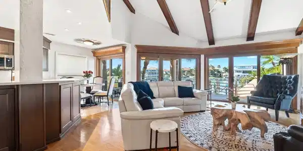 740 PINELLAS BAYWAY S