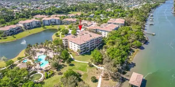 55 RIVERVIEW BEND S