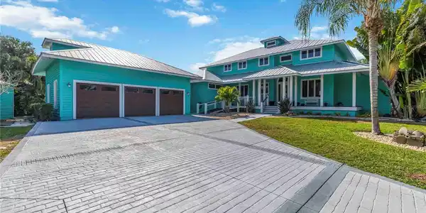 2207 5TH STREET W