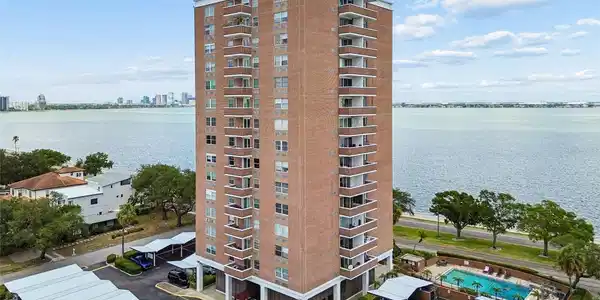 4015 BAYSHORE BOULEVARD